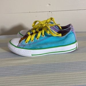 - Little Girls Converse Chuck Taylor All Star Sneakers